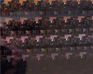 IBM宣布造出全球首顆2nm EUV芯片